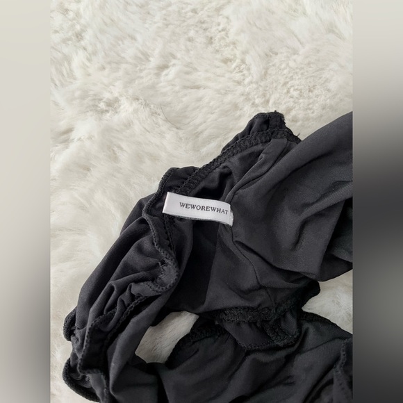 WeWoreWhat NWOT Scrunchie Bandeau Bikini Top in Black - Picture 5 of 5